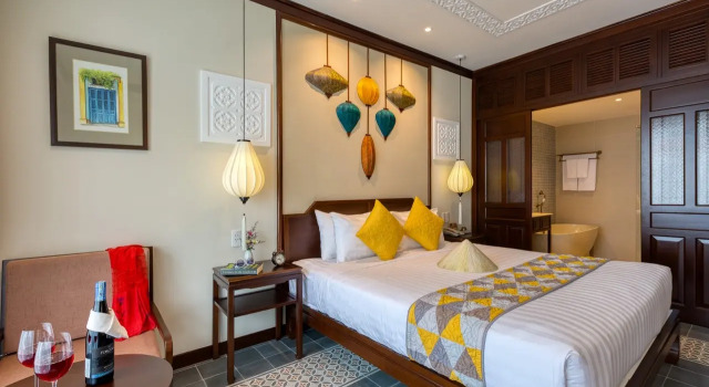 Двухместный номер Premium с балконом и с видом на тихую улицу Cozy Savvy Hoi An - The Quintessence of Exquisite Retreat