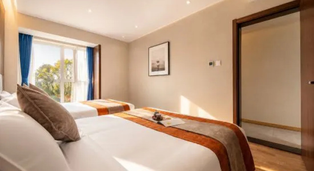Люкс Business Yishuwan Hotel (Hi-tech Zone Shimao 52+ Shopping Center)