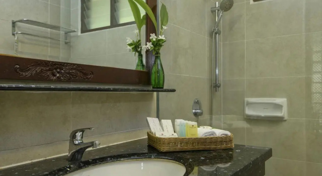 Номер Deluxe Frangipani Langkawi Resort