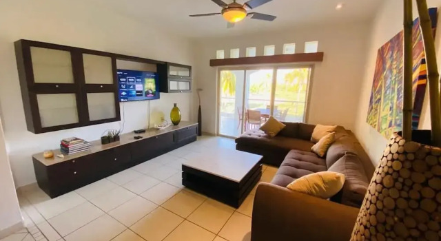 Апартаменты с 2 комнатами с балконом и с видом на поле для гольфа El Tigre Green Bay I Condos