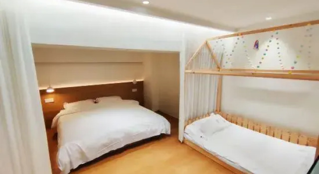 Семейный люкс Square Seaview Apartment