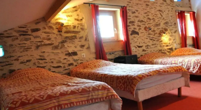 Gîte La Terrasse-sur-Dorlay, 4 pièces, 8 personnes - FR-1-496-73, 예약 호텔 라테라스 쉬르돌레 오베르뉴