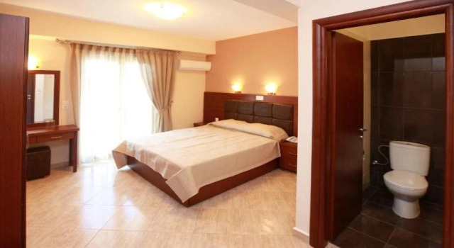 Studios Stefania, Book Hotel Chrisi Akti 