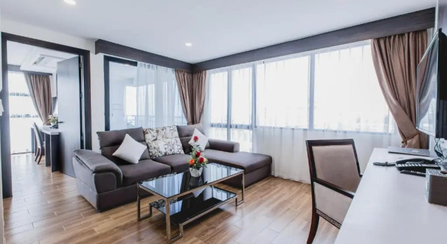 Люкс с видом на океан Golden Jomtien Beach Hotel