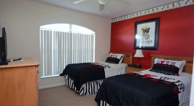 1059 3B Home W/Water View! Hottub! Games Room!, Varaa Huoneisto Hotellit Kissimmee pysäköinnillä, Pysäköinti