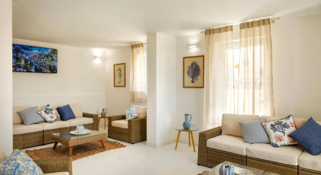 Mercury Beach Hotel, Забронировать Отель Сант-Антиоко Sant’Antioco Island, рядом с Пляж Су Портишедду