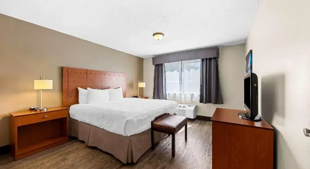 Четырёхместный люкс с балконом Best Western Inn at the Rogue