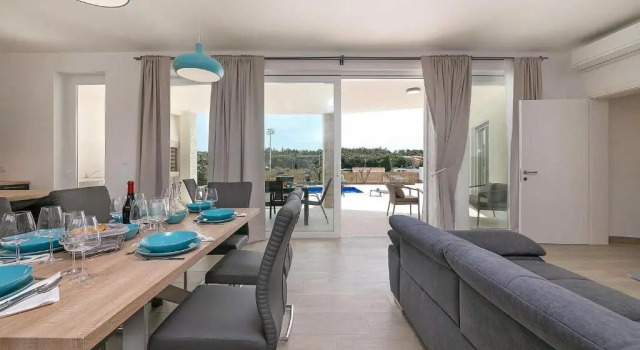 Villa Aura, Забронировать Вилла Коттеджи Штиньян, Коттедж