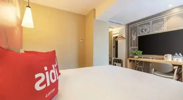Номер Standard Ibis Dalian Xinghai Park