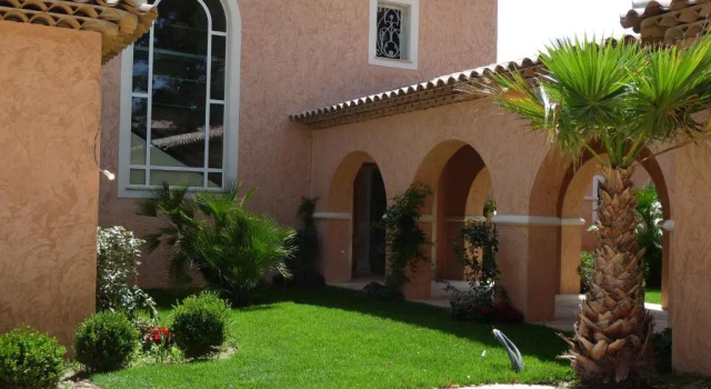 Suites de Prestige JACUZZI SAUNA HAMMAM PISCINE Mougins Cannes Grasse, Забронировать Отель Грас Route Napoléon