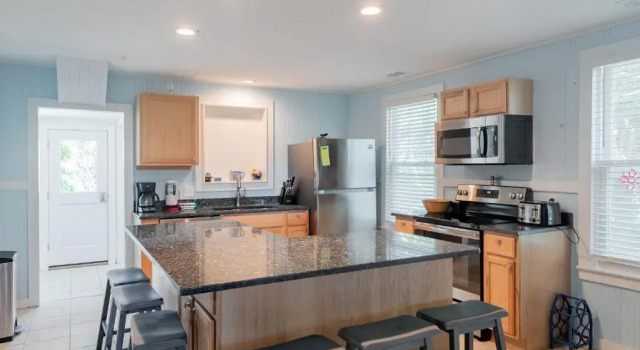 306 E Arctic Ave.