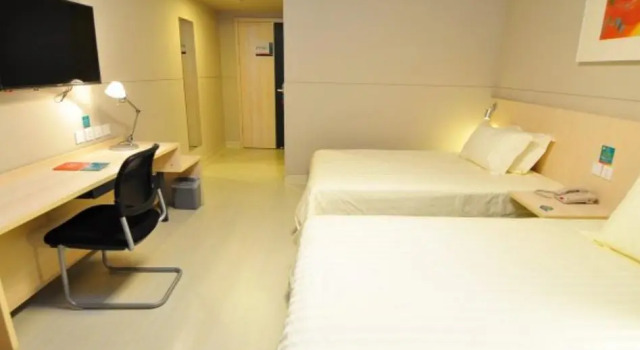 Двухместный номер Standard с красивым видом из окна Jinjiang Inn Kunming Changshui Airport Branch