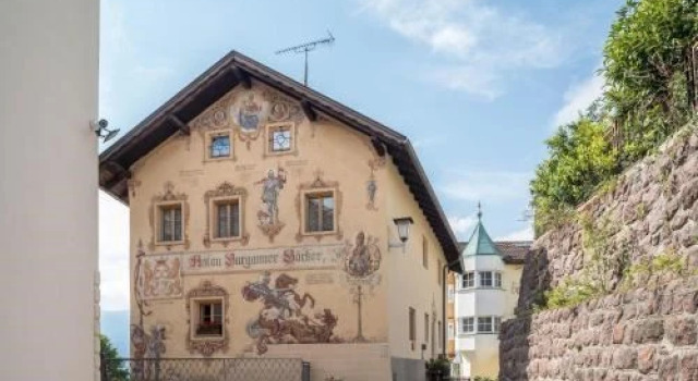 Haus Thurn Edenberg, Забронировать Дом для отпуска Отели Кастельротто с парковкой, рядом с Подъемник Маринценлифт, Парковка