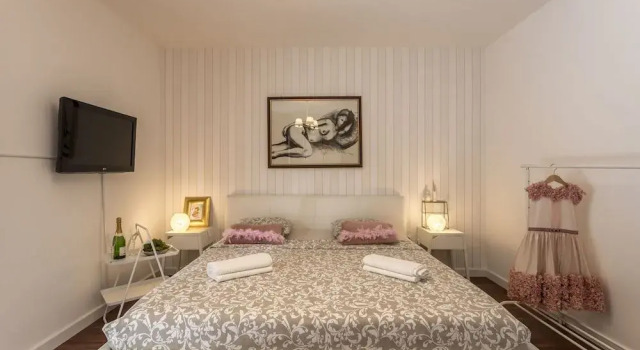 Hola Apartment, Prenota Appartamento Hotel a Croatian Islands con parcheggio, Parcheggio