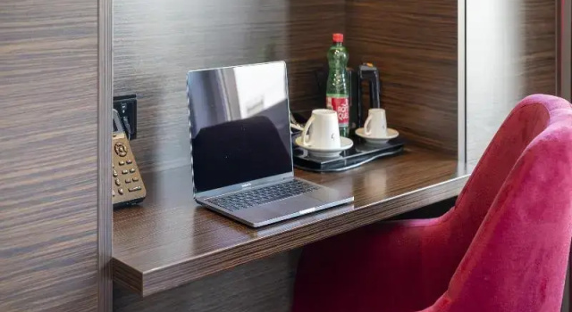Одноместный номер Standard с балконом PLAZA INN Graz City