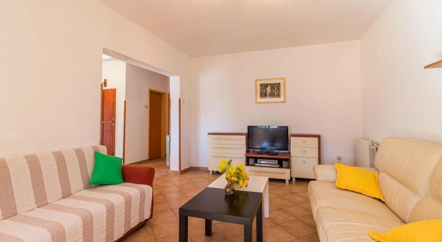 Nice Apartment in Pula With Wifi and 2 Bedrooms