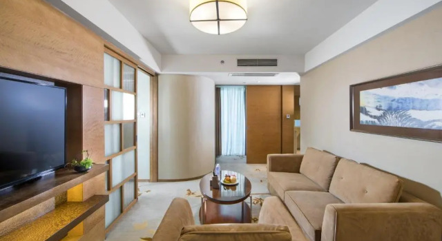 Семейный номер Standard с балконом The L.A.Hotel