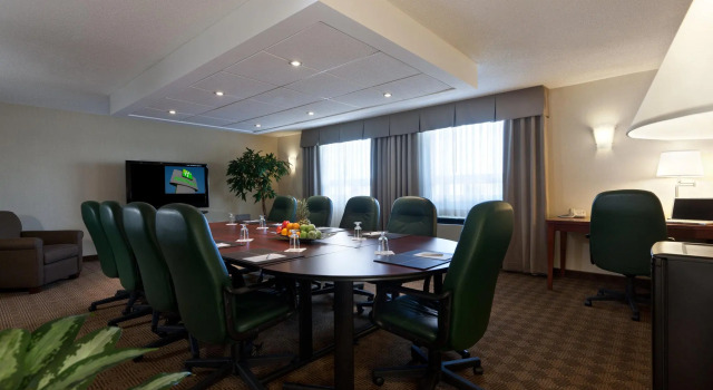 Люкс Holiday Inn Laval Montreal by IHG