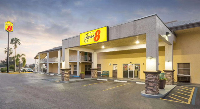 Люкс Super 8 by Wyndham Ellenton Bradenton Area