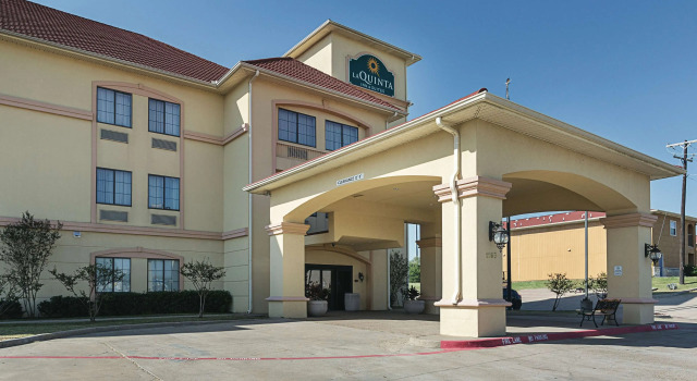 La Quinta Inn & Suites by Wyndham Alvarado