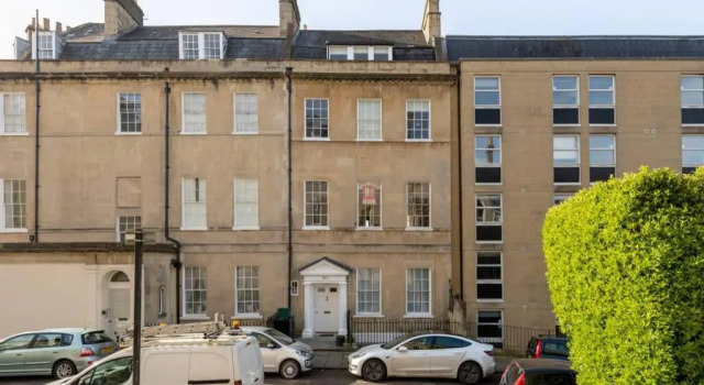 Rooftop Retreat - 2 Double Beds W/ Stunning Views (Adults Only)