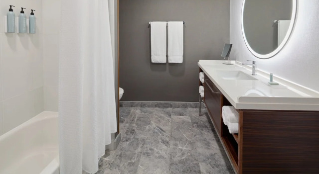 Номер Executive Courtyard By Marriott Montreal Laval