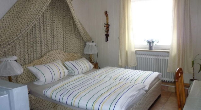 Gasthaus - Pension Am Buchberg, Rezervovat Hotel Hotely v Bavorsko s parkováním, Parkování