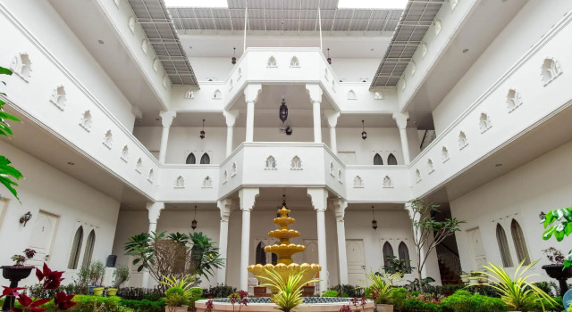 OYO 90741 Grand Shaqilla, Rezervovat Hotel Hotely v Medan s parkováním, Parkování