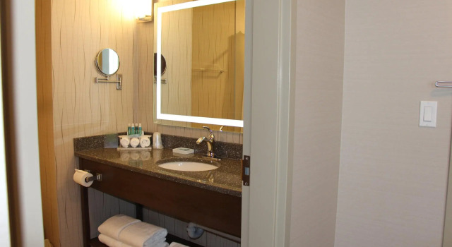 Двухместный люкс c 1 комнатой Holiday Inn Express & Suites Cold Lake by IHG