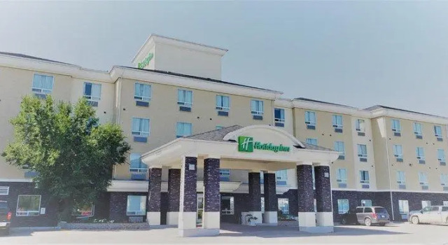 Кровать в общем номере Holiday Inn Hotel & Suites Regina by IHG