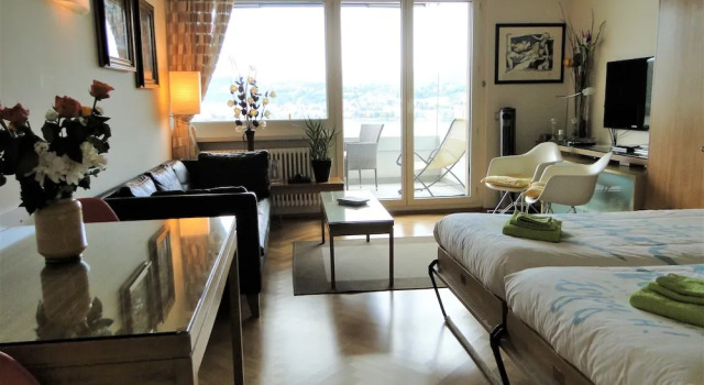 Апартаменты c 1 комнатой с балконом и с видом на горы Breathtaking View for a Romantic Stay