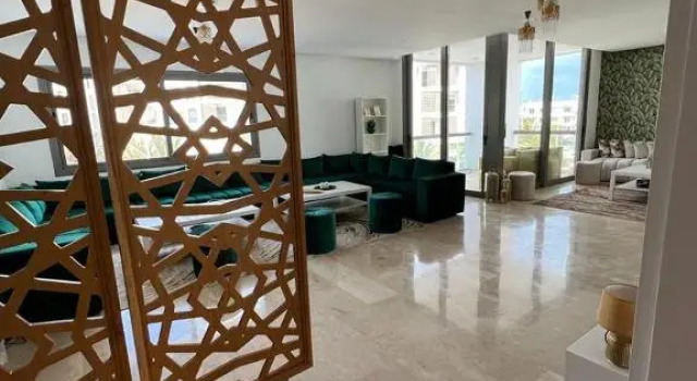 Апартаменты Beautiful sunny apartment with swim pool in Marina