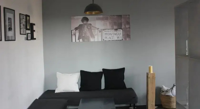 Fatima Hendrix apartment