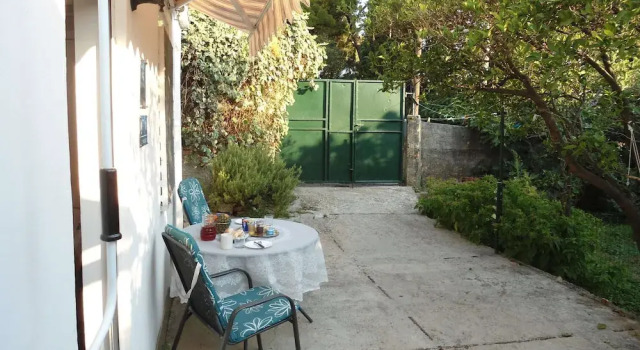 Apartment Mateo Lapad - Studio Apartment With Terrace and Garden View, Забронировать Апартаменты/квартира Лапад Дубровник, рядом с Частный пляж Hotel Vis