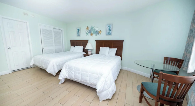 Номер Economy с видом на бассейн Nassau Inn Beachfront