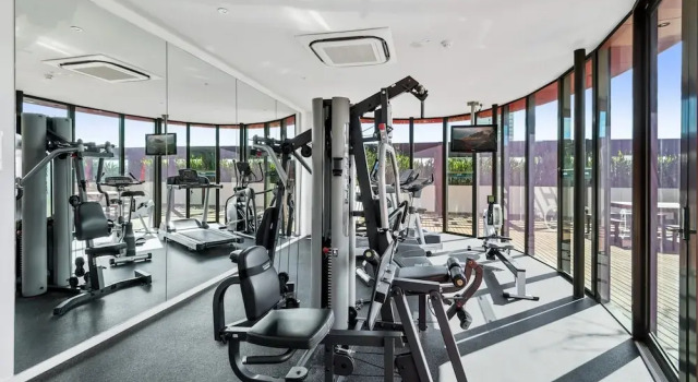 Stylish 2-bed Apartment Near MCG