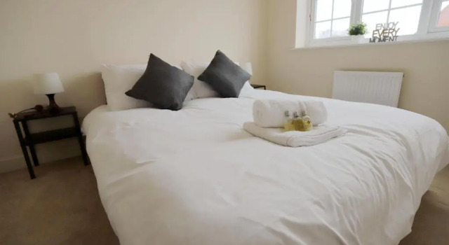 EasyTravel Luxury NEC/Airport 3 beds House, Varaa Hotelli Kingshurst Solihull