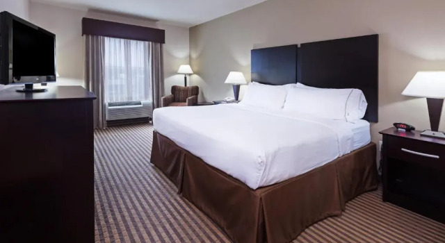 Двухместный номер Deluxe Holiday Inn Express & Suites Brady by IHG