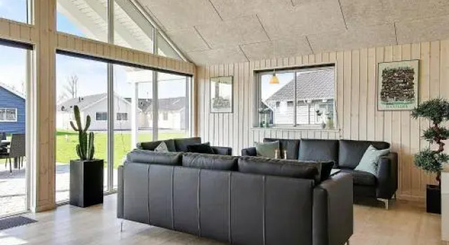 24 person holiday home in Hasselberg, Забронировать Апартаменты/квартира Хассельберг земля Шлезвиг-Гольштейн