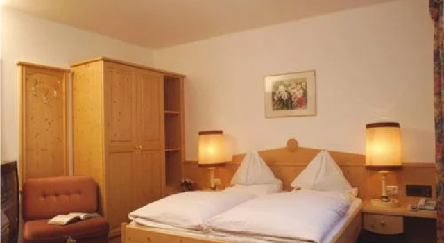 Hotel Salzburger Hof, Забронировать Отель Динтен-ам-Хохкёниг High King Mountain, рядом с Горнолыжный подъемник Бюргльальм