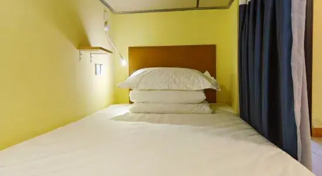 Кровать в общем номере (женский номер) the second branch of the Gobi Desert Youth Hotel