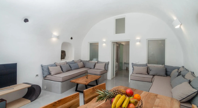 Antrum Cave Villa