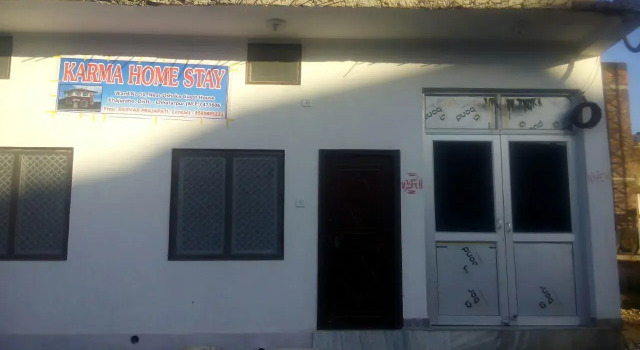 Karma Guest House, Забронировать Гостевой дом Отели штата Махараштры с бассейном, Бассейн