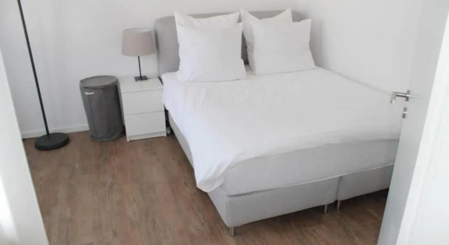 LONDON . CHILLINGHOUSE # 9, 3 Min. vom ICE, NETFLIX, Garten, Забронировать Отель Отели Зигбург с парковкой, Парковка