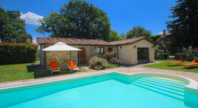 Exquisite Villa in San Venanzo with Private Pool, Rezervasyon Villa Umbria havuzlu oteller, Yüzme Havuzu