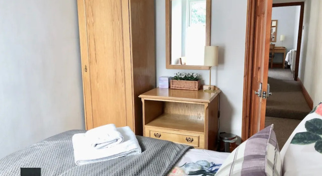 Коттедж Purple Cloud Cosy 4 bed Cottage with Garden Parking Pet-Friendly
