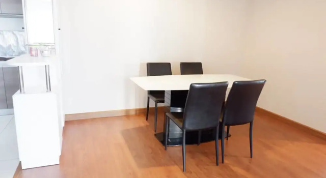 Четырёхместный номер Standard с 2 комнатами с балконом J.J Belle Condo in Bangkok
