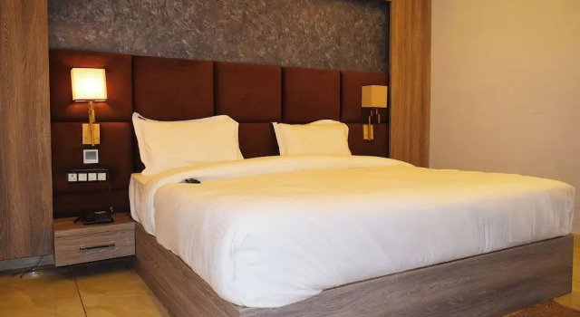 Country Ambience Hotel, Rezerwuj Hotel Hotele w Uttarakhand z basenem, Basen