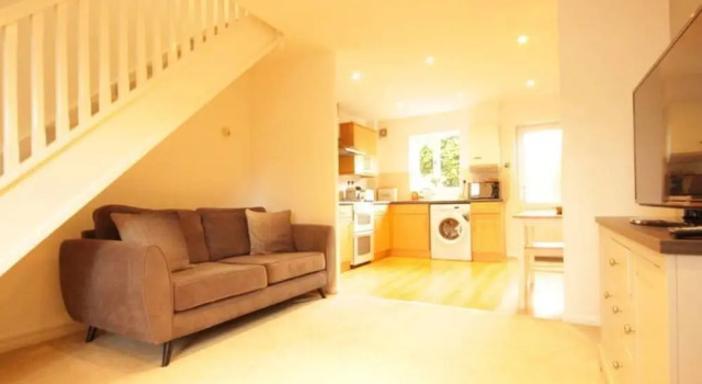 Fantastic 2-bed House in Hull. Garden, Sky tv