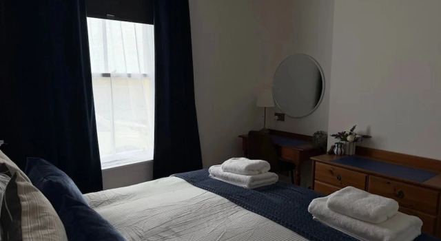 Sea View 4-bed Townhouse, Sleeps 7 in Anstruther, Book Feriehus  
